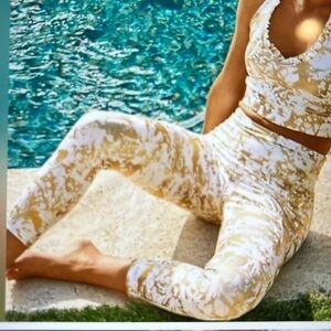 LILY PULITZER UPF 50+ Luxletic High Rise Weekender Midi Legging